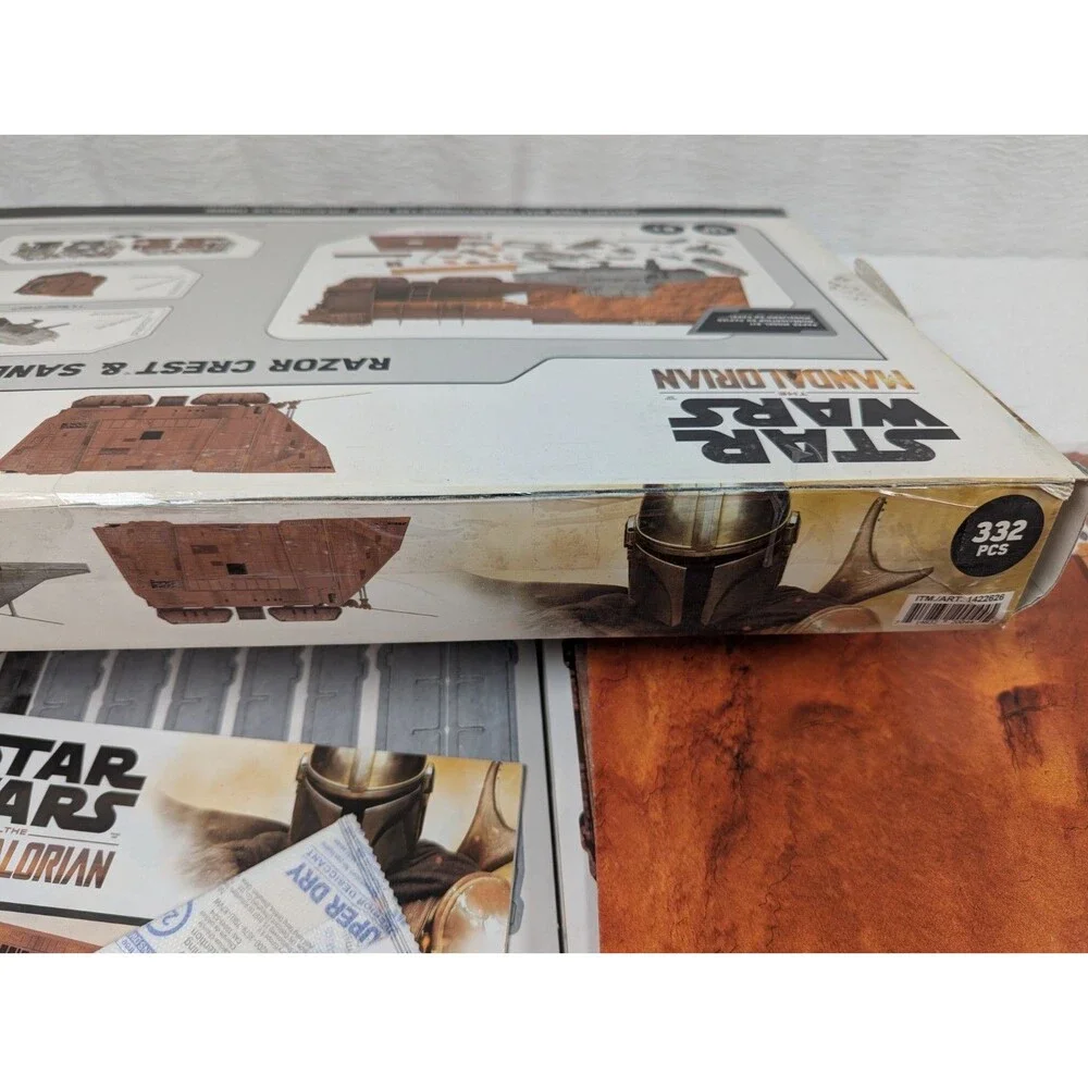 Star Wars - The Mandalorian - Paper Model Kit - Razor Crest & Sandcrawler Set